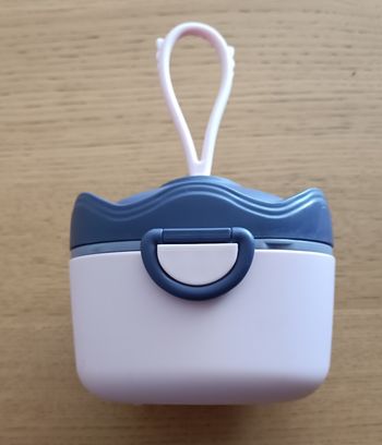 Boîte à lait de bébé de voyage 330ml rose et bleu avec cuillère doseuse