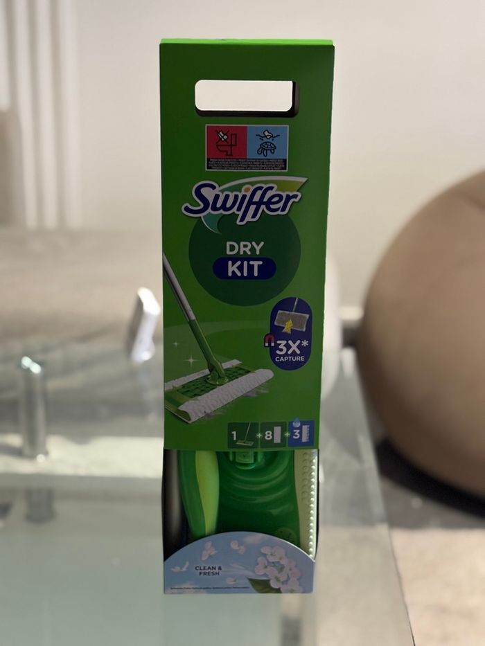 Swiffer dry kit balai sol serpillière