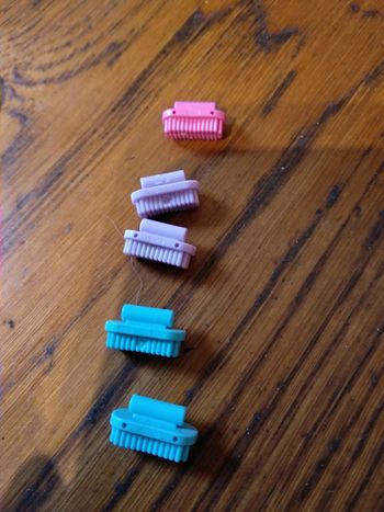 5 brosses Lego
