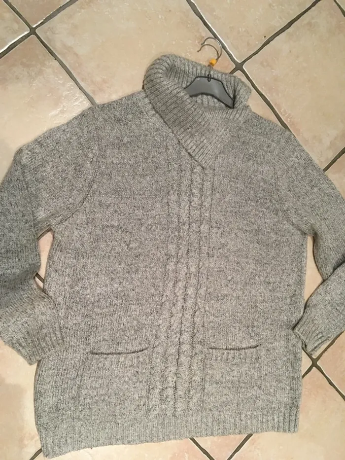 Magnifique pull tout doux tout chaud effet scintillant en 46 excellent état - photo numéro 9