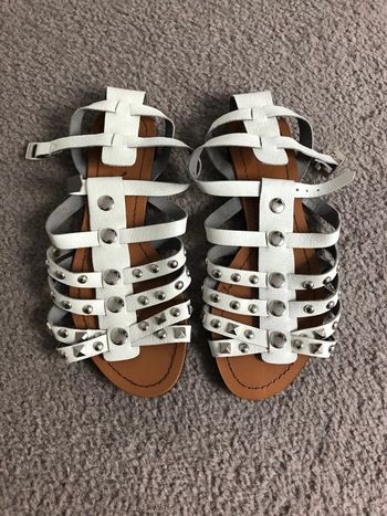 Sandales neuves taille 36
