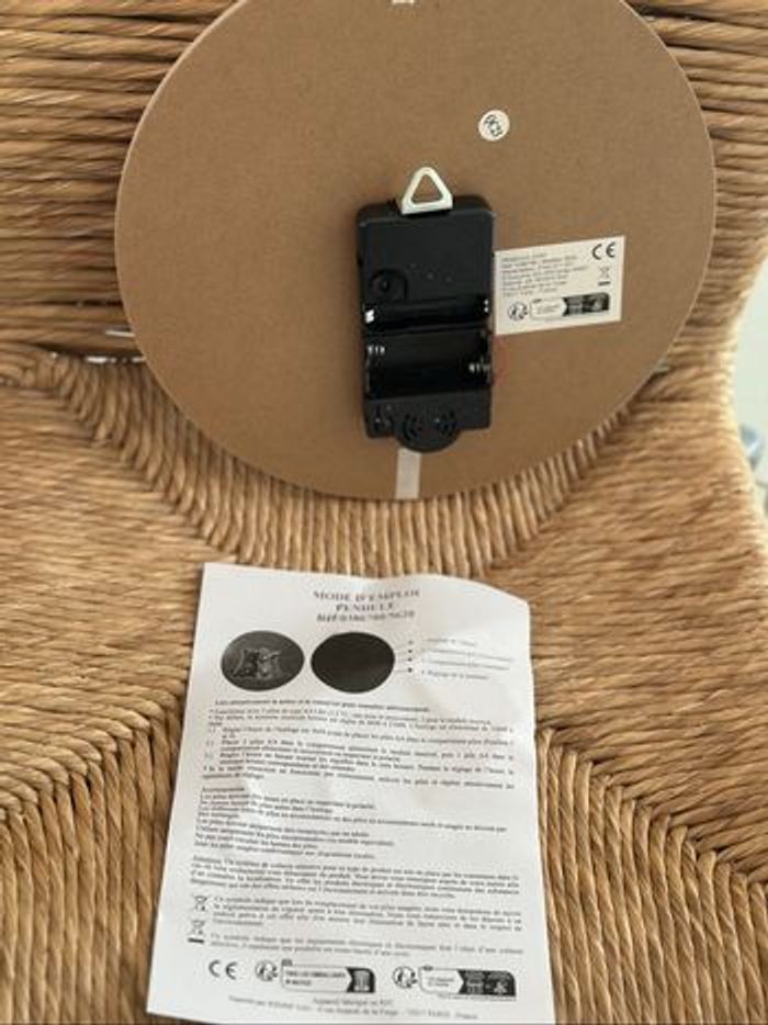 Horloge chat 🐱 diamètre 25 cm neuve - photo numéro 2
