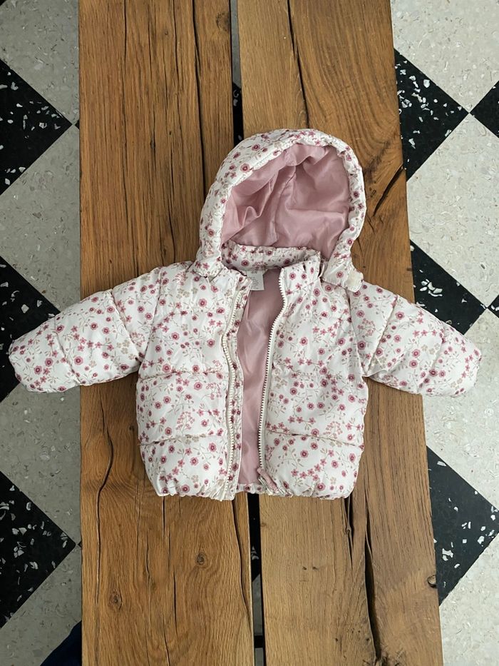 Doudoune fleurie H&M – Taille 4-6 mois (68 cm)