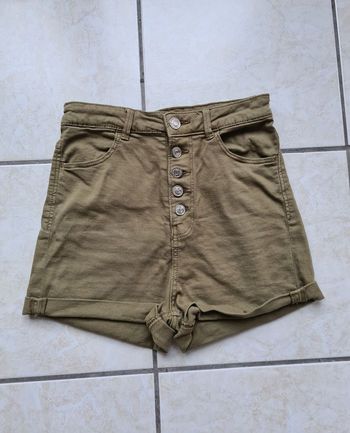 Short slim taille haute vert kaki