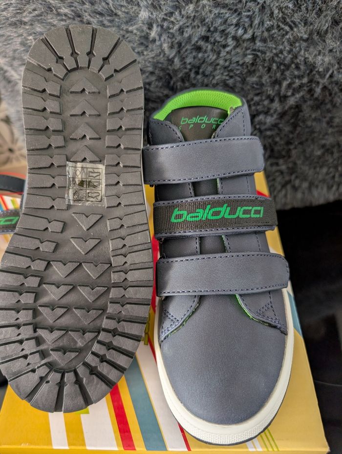 Baskets garçon. Taille 30. Semelle intérieure. Neuf. Balducci - photo numéro 7