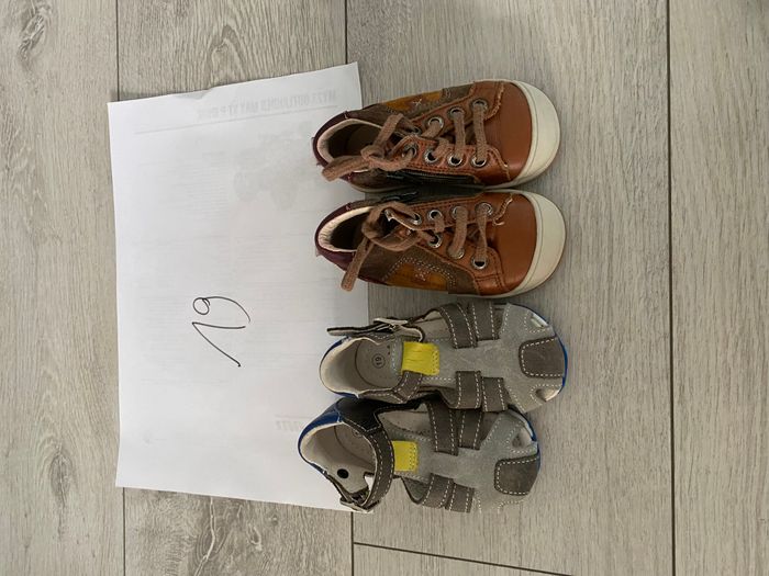 Lot de 4 x chaussures et 7 x chaussettes (pointures 19 au 22) - photo numéro 2