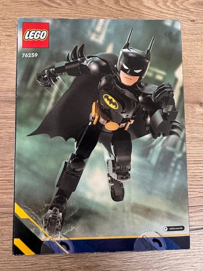 LEGO 76259 - La figurine de Batman - photo numéro 3