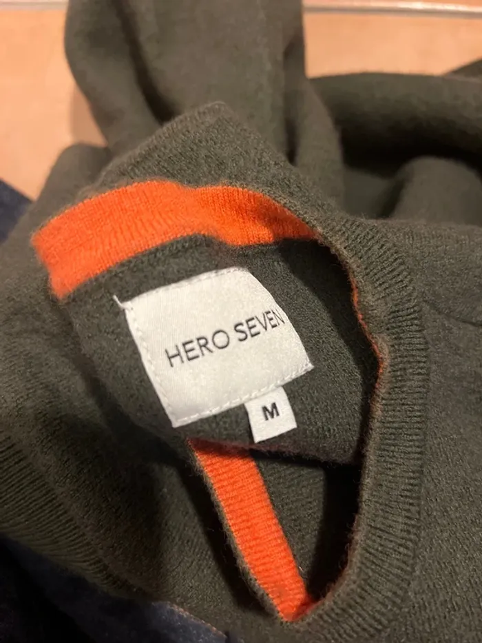 Pull vintage Hero seven en laine (50%) en très bon état - taille S - photo numéro 2