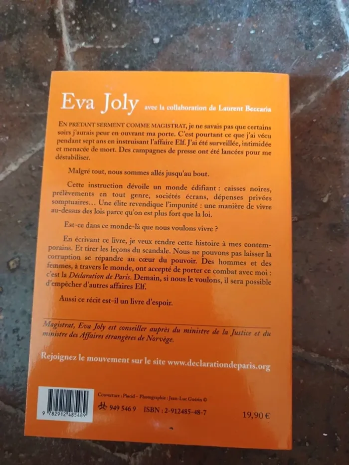 Livre est ce dans ce monde là que nous voulons vivre - photo numéro 2