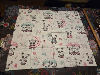 Morceau de tissus motif panda