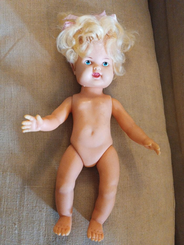 Poupée doll ari ancienne blonde blond hair cheveux bouclé yeux bleu blue tricot vichy rose pink - photo numéro 8