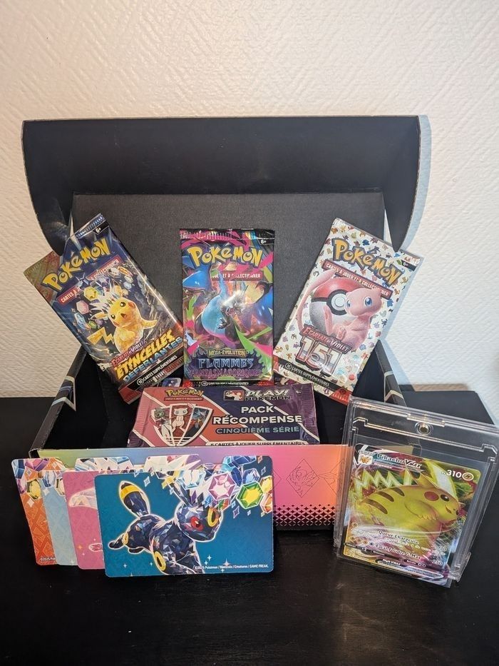 🎄 BOX POKÉMON ÉDITION SPÉCIALE NOËL — Pikachu VMAX+ 4 boosters  + goodies ! 🎁 - photo numéro 2