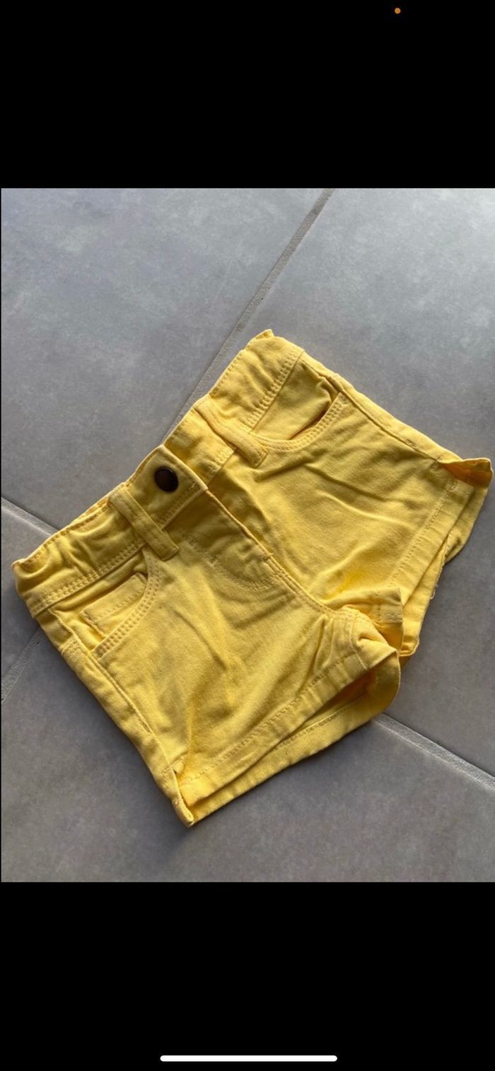 Short en jean jaune 24 mois Neuf