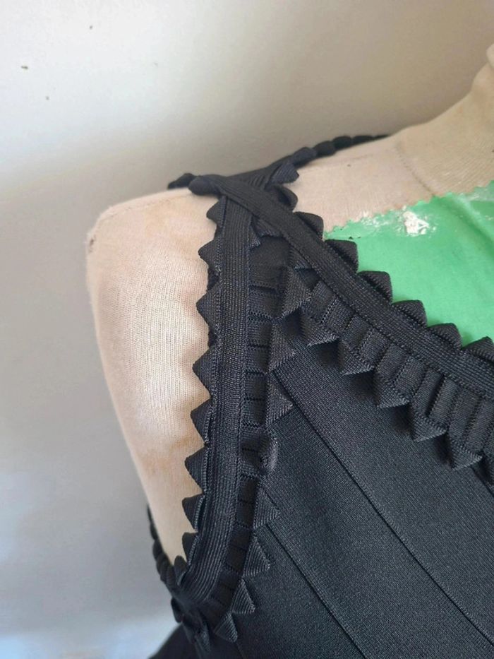 Robe noire bandage, sexy et élégante chic - neuve, taille S - photo numéro 6