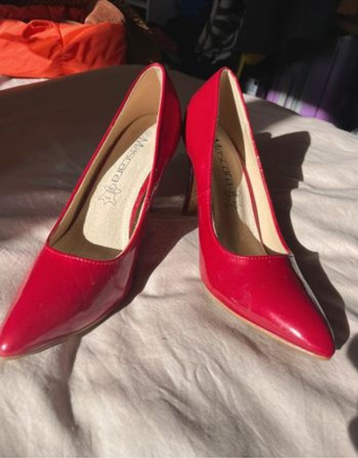 Escarpins rouges vernis