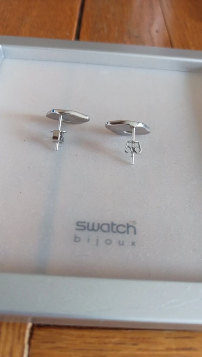 Boucles d'oreilles fleur bleu Swatch - photo numéro 4