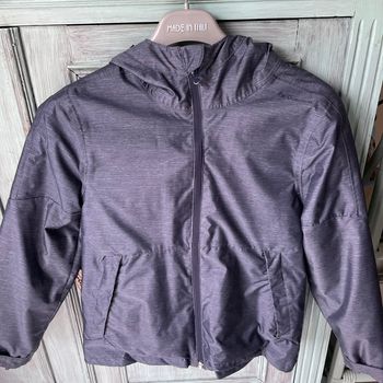 Blouson coupe-vent et pour la pluie avec capuche en polaire