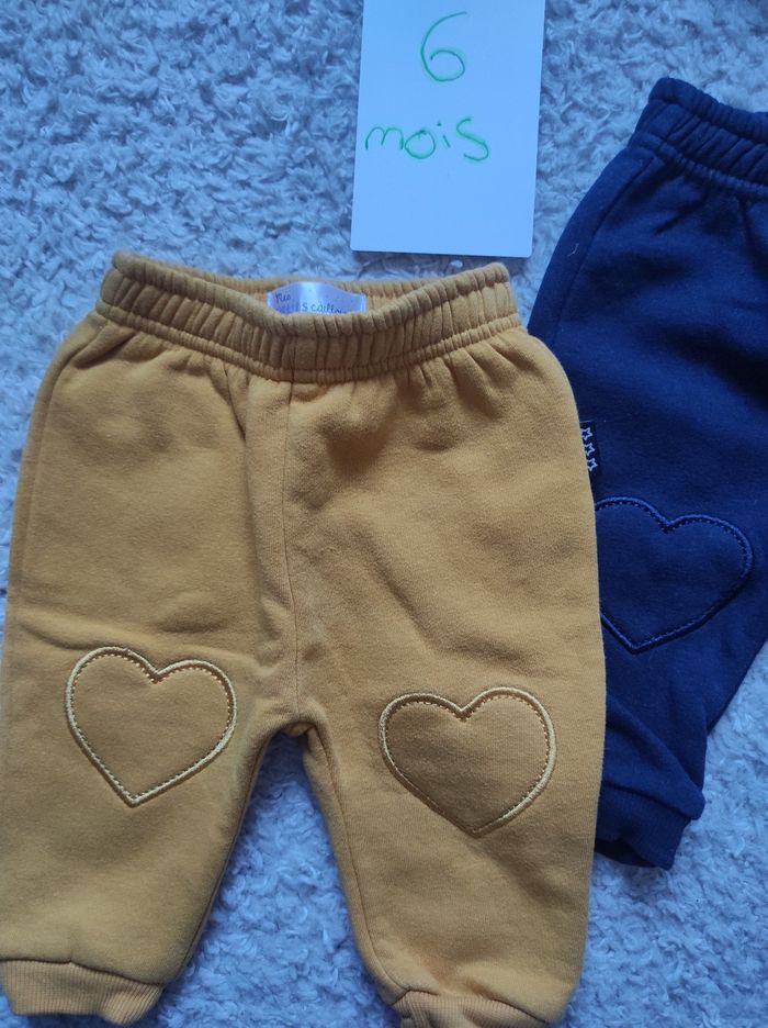 Lot de 2 joggings neuf - photo numéro 2