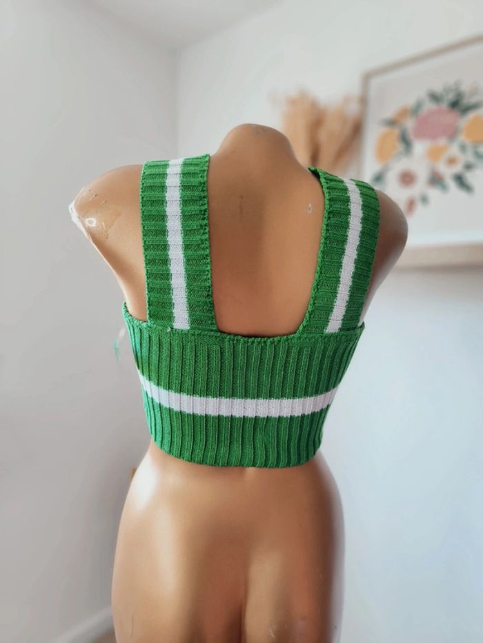 🌿 Haut court en maille vert & blanc – NEUF 🌿 - photo numéro 2