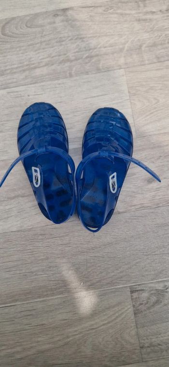 Sandale en plastique - pointure 25