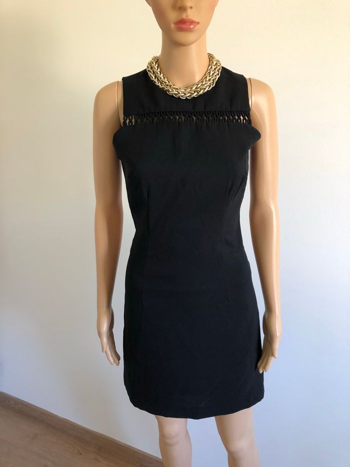 Robe noire neuve sans manches Morgan taille 34 (valeur 65€) avec défaut