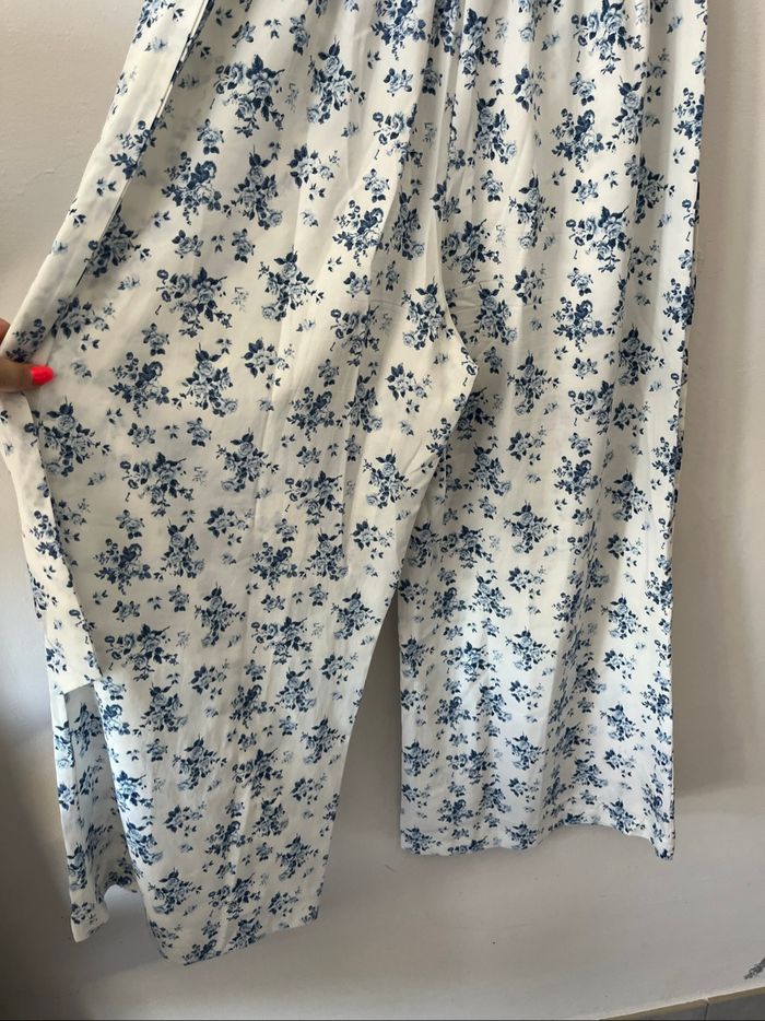 Pantalon léger à jambes larges et ample blanc e fleurs bleu - photo numéro 10