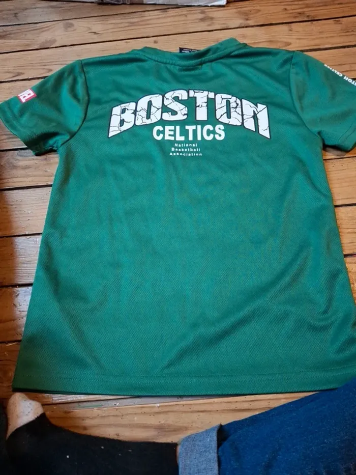 Tshirt hulk taille 7/8 ans - photo numéro 5
