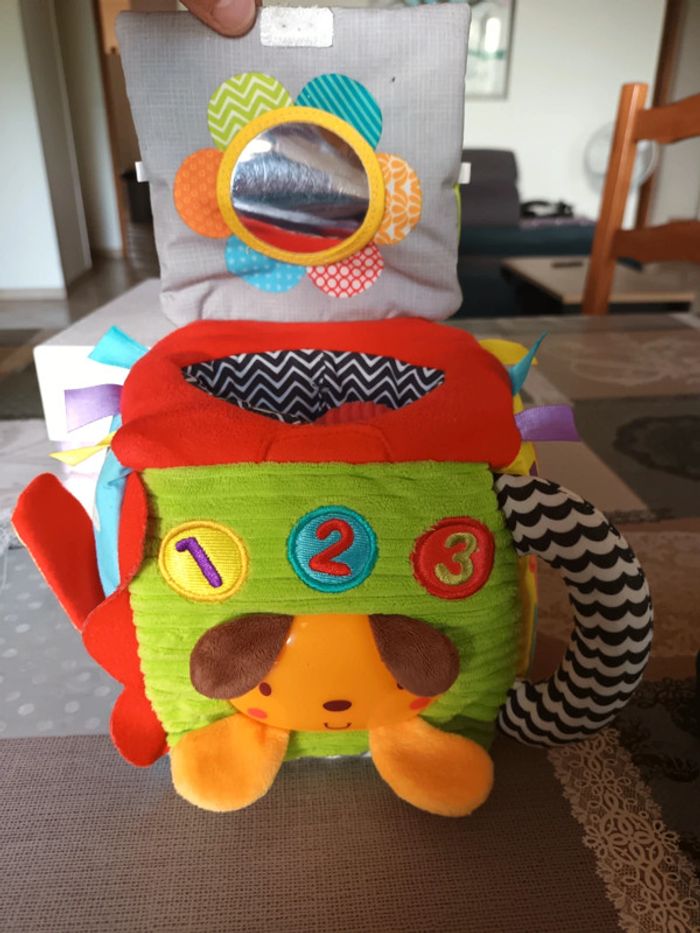 Cube interactif avec 3 balles - photo numéro 2