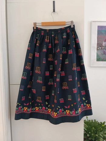 Magnifique jupe noire et multicolore vintage