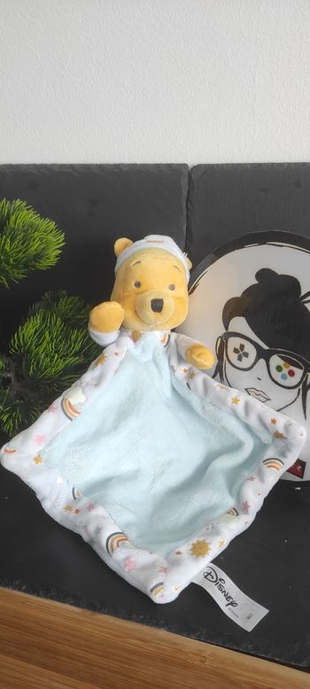 Winnie l'ourson Disney nicotoy doudou Bleu Bonnet Soleil Étoile Phosphorescent