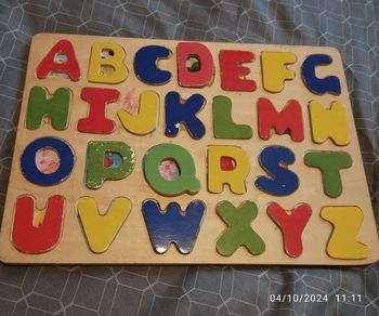 Jeux pour alphabet en bois