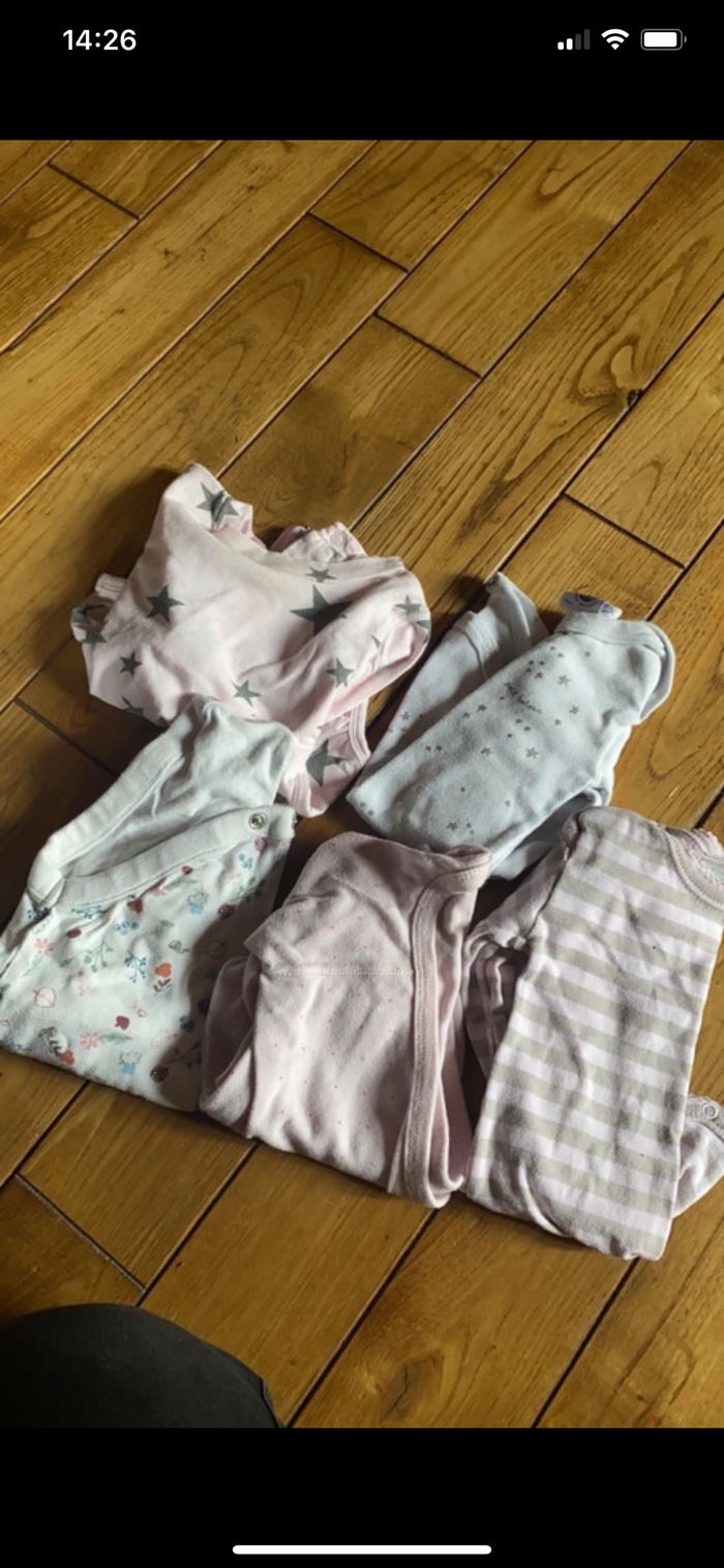 Lot vêtements 6 mois - photo numéro 2