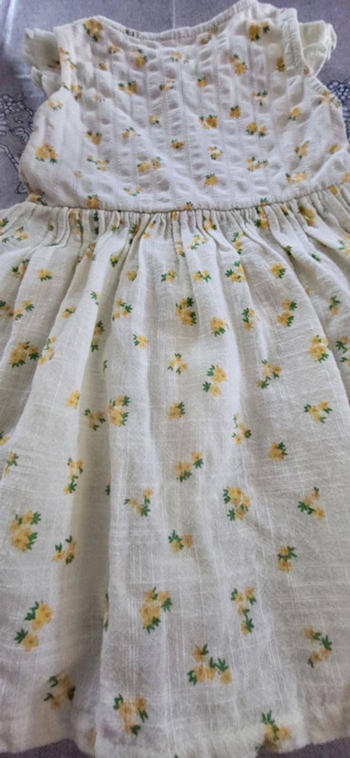 Jolie robe à fleur zara 24-36mois - photo numéro 4