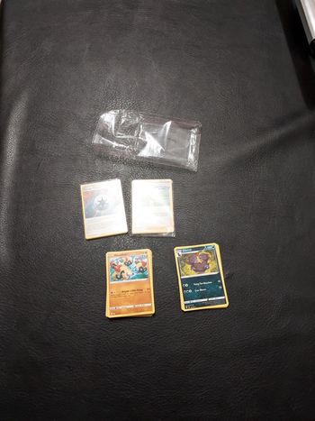 Lot de 57 cartes pokemon 2020 et 2021