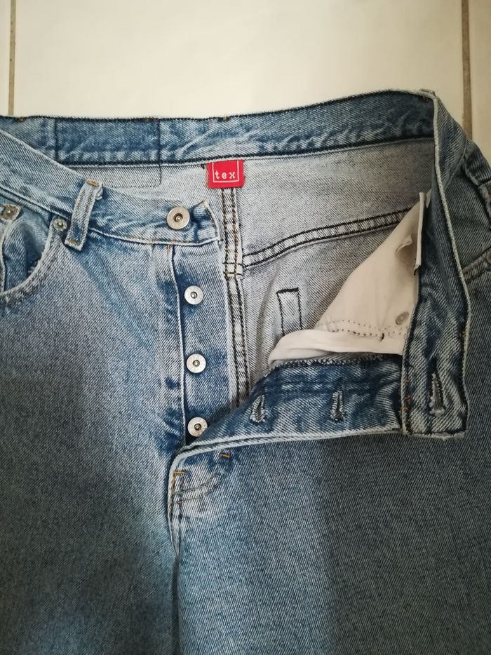 Jean bleu clair taille haute, taille 40, marque Tex, très bon état Jean bleu clair taille haute, taille 40, marque Tex, très bon état - photo numéro 2