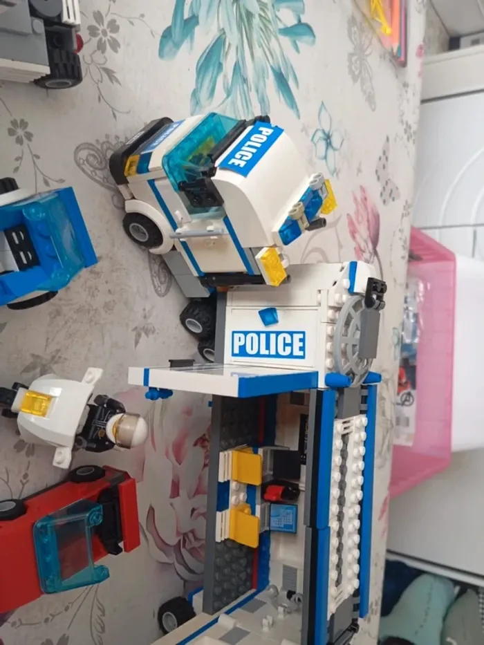 Gros lot Lego police voleurs - photo numéro 11