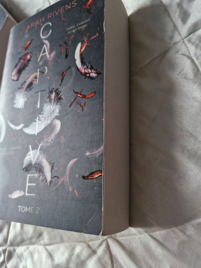 Saga Captive format broché - photo numéro 7