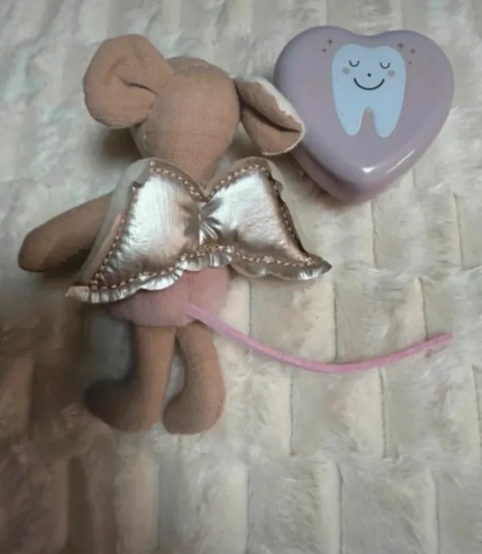 La Petite Souris – Peluche 10 cm + Boîte à dents en métal rose - photo numéro 2