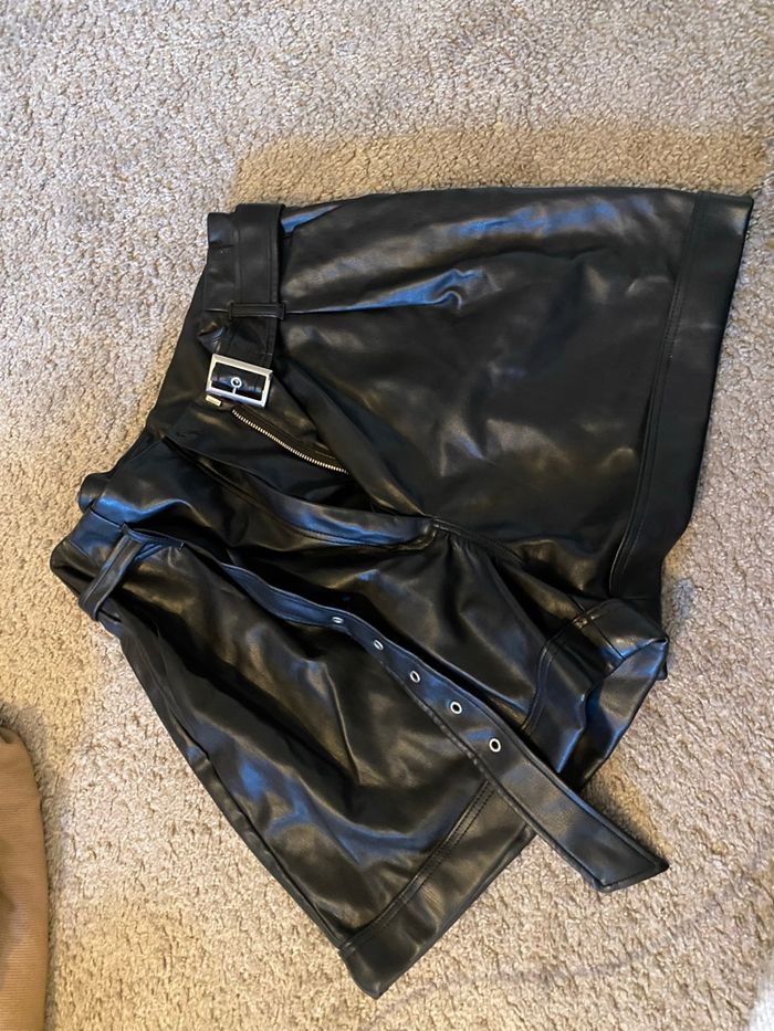 Short similicuir - photo numéro 2