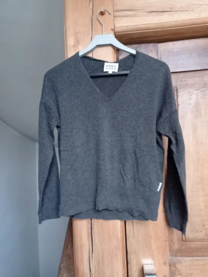 Pull gris col V Bimba y Lola 40% laine taille M