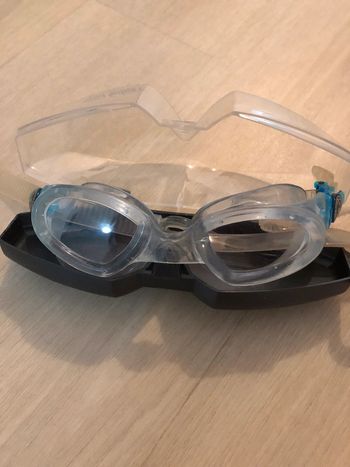 Lunettes de natation presque neuf