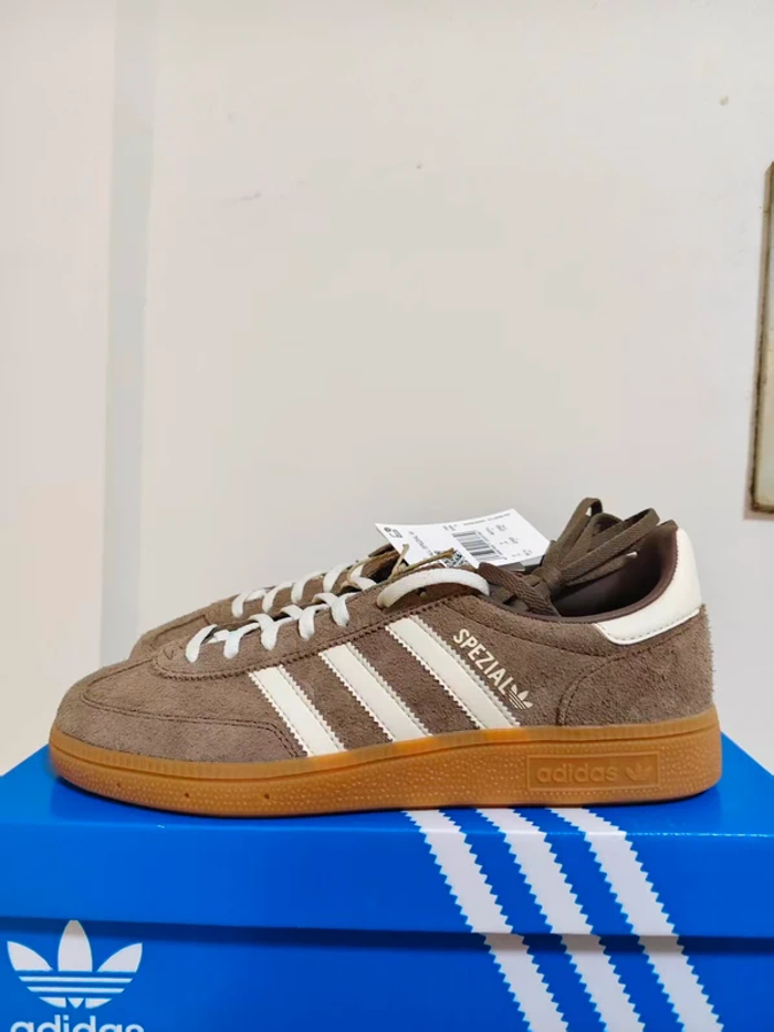 Adidas Handball taille 45 - photo numéro 2