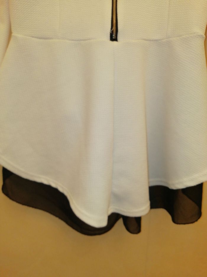 TOP PEPLUM ÉCRU ET NOIR TAILLE 36 /38 - photo numéro 7