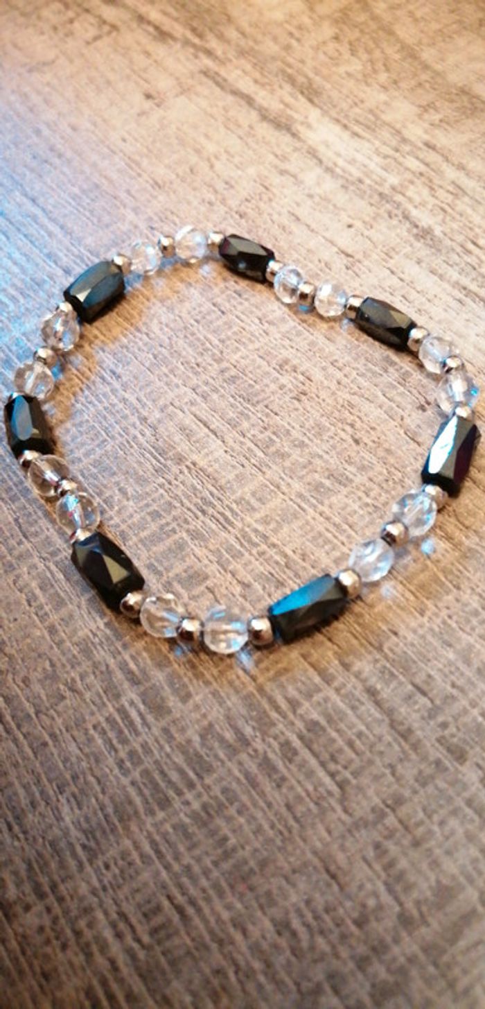 Bracelet elastique avec pierre magnetite
