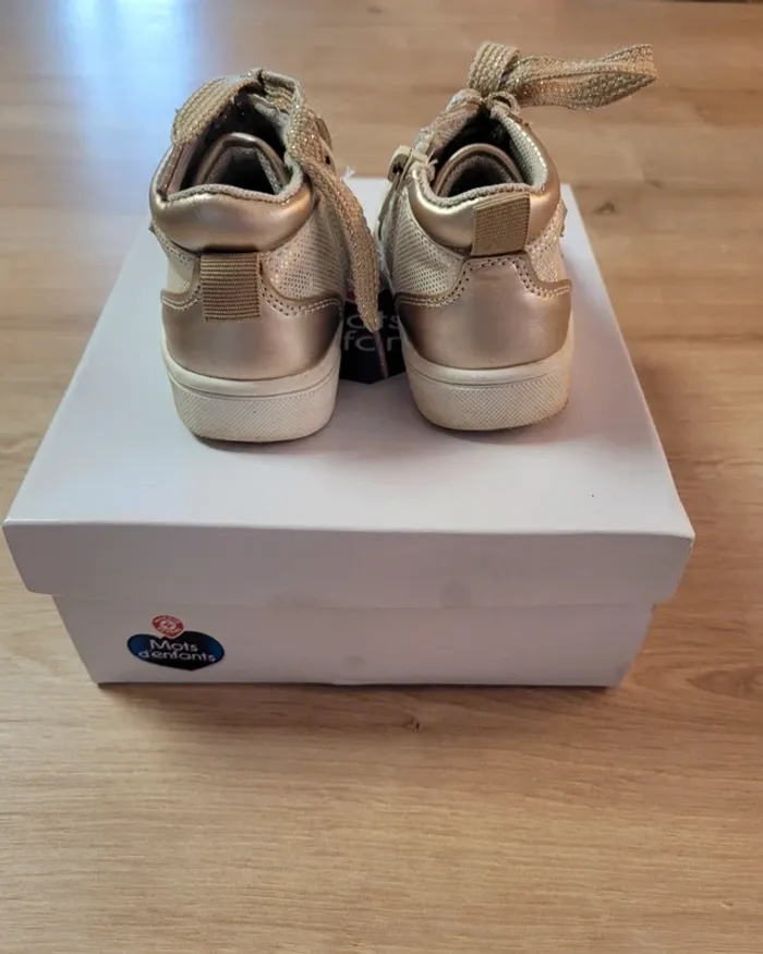 Baskets montantes dorées fille taille 21 - photo numéro 5