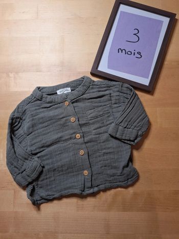 T-shirt manches longues pour fille taille 3 mois Marque Vertbaudet très bon état