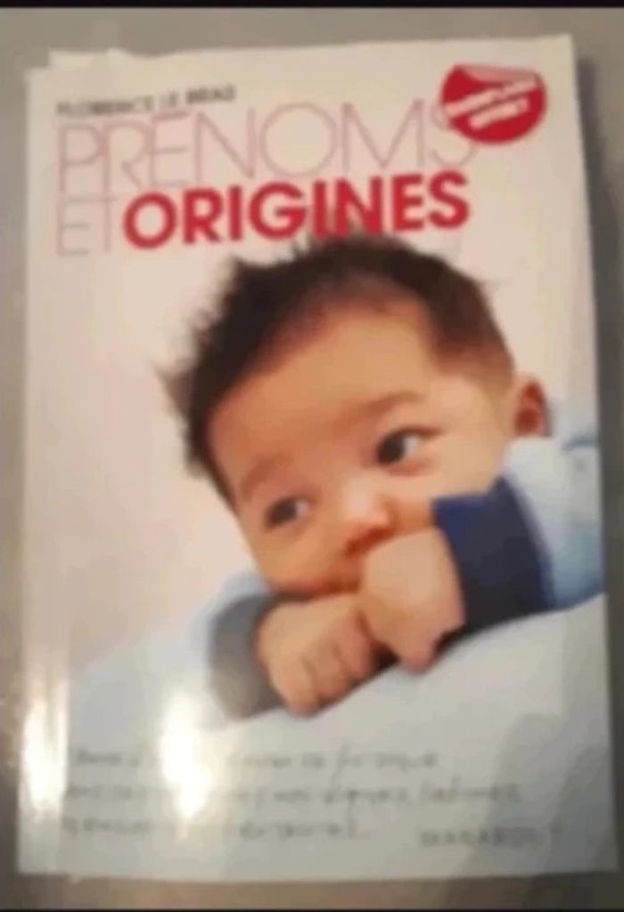 Livre prénoms et origines Marabout Très bon état