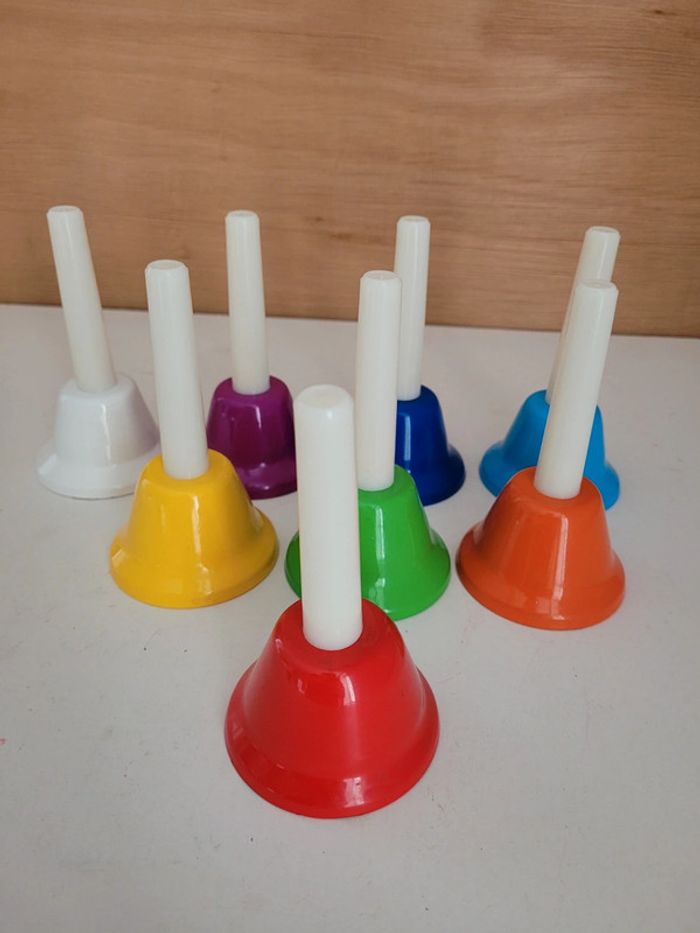 8 cloches musicales activité Montessori