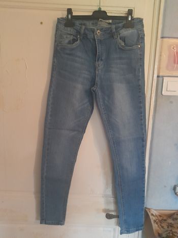 Jean bleu, marque Lemone, taille M/38