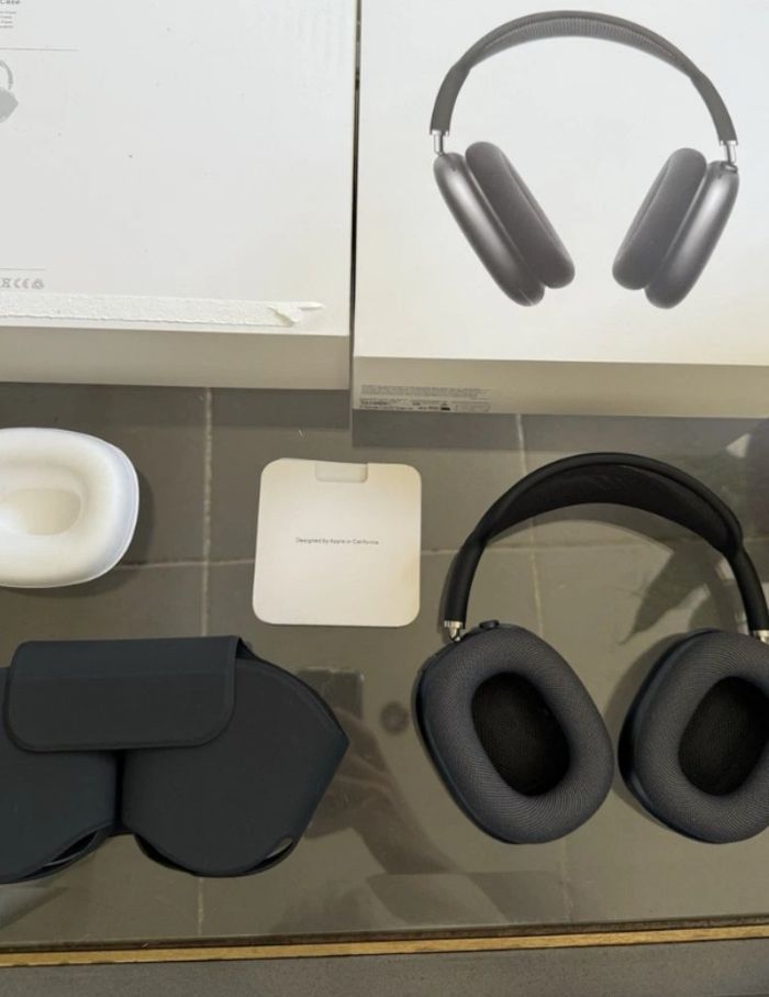 Apple AirPods Max USB-C Minuit Casque Audio Haute Fidélité av Réduction de Bruit
